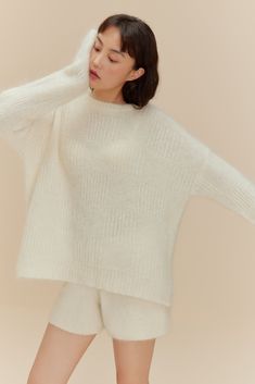 Woman in fluffy white shorts and sweater Plaid Texture, Comfort Home, Comfy Sets, Matching Sweaters, Classic Sweater, Textured Sweater, Mohair Sweater, Cozy Fashion, Comforters Cozy