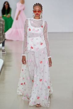 Giambattista Valli 2022, Giambattista Valli Haute Couture, Fashion Runway Show, Giambattista Valli, Beautiful Gowns, Paris Fashion, Runway Fashion