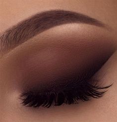 neutral eyeshadow look, eye shadow look, eye makeup look, make up ideas , eye shadow makeup look #eyemakeuplook #eyeshadowlook #everydaymakeup #makeupinspo #glammakeup #fallmakeup #nightmakeup #datenightmakeup #partymakeup #fallmakeup #makeuptrends #euphoria #euphoriamakeup #tiktokmakeup #glittermakeup #wintermakeup Boho Smokey Eye Makeup, Shoot Makeup, Maquillage Yeux Cut Crease, Skincare Favorites, Makeup Artistic, Makeup Tip, Eye Makeup Pictures, Makijaż Smokey Eye