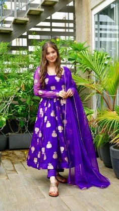 Birthday Function Dress For Women, Frock Suit Ideas, Frock Suit, Fall Outfits 2023, Function Dresses, Stylish Tops For Women, Velvet Dress Designs, Anarkali Dress Pattern