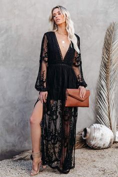 Lace long sleeve V-neck solid color dress Black / L | IFAUN Stile Hippie Chic, Look Hippie Chic, Moda Hippie, Bohemian Mode, Mode Boho, Moda Boho, Solid Color Dress, Maxi Robes, Hippie Dresses