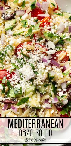 a bowl of salad with text overlay that reads mediterranean orzo salad Orzo Salad Dressing, Cold Orzo Salad, Orzo Salad Recipes Cold, Orzo Salad With Chicken, Orzo Recipes Side, Mediterranean Orzo Salad, Orzo Pasta Recipes, Mediterranean Orzo