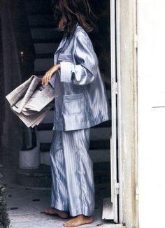 supermodelobsession: Vogue US January 1991“Time-Out”Model: Susan HolmesPhotographer: Ellen von UnwerthStylist: Grace Coddington Susan Holmes, Grace Coddington, Silk Pjs, Pajama Day, Ellen Von Unwerth, 90s Supermodels, Vogue Us, Silk Pajamas, Sleepwear & Loungewear