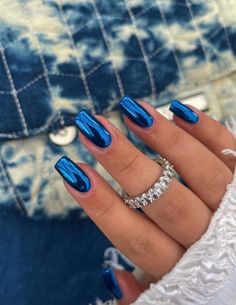 25 Royal Blue Nails To Electrify Your Look Navy Blue Chrome Acrylic Nails, Super Shiny Nails, Chrome Nails New Years, Hand Painted Gel Nail Art, Blue Xmas Nails Short, Sparkly Nails Blue, Blue Chrome Nails Coffin, Max Verstappen Nails, Bright Blue Nails With Design