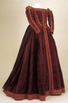 "The Red Dress of Pisa"- A Florentine style gown from around 1560. Patron Costume, 1700s Fashion, Tudor Dress, Historical Clothes, Medieval Clothes