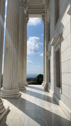 the columns and pillars are all lined up