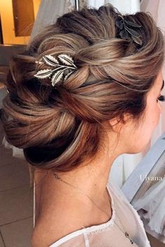 Hairstyles for Creative Girl for Prom Night picture 1 Sanggul Modern, Hair Indian, Wedding Hair Inspiration, Bridal Hairstyles, Fancy Hairstyles, Short Hairstyle, Wedding Updo