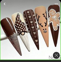 Stilleto Christmas Nail, Toe Nails Christmas, Reindeer Nail Designs, Christmas Movie Nails, Christmas Stilleto Nails, Christmas New Year Nails, Nail Details, Xmas Nail Art, Nails Holiday