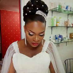 Black Wedding Hair Updo, Black Bridesmaids Hairstyles Braids, African Wedding Hairstyles, Amazing Wedding Makeup, Black Hair Updo Hairstyles, Black Wedding Hairstyles, Natural Wedding Hairstyles