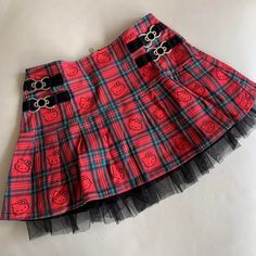 New Hello Kitty X Dolls Kill ”Good For Each Other” Red And Black Plaid Mini Skirt With Black Tulle Underlay. So Cute!! Size S(Sold Out), M(Sold), L(Sold Out), Xl(Sold), 2x, 3xl (2x & 3x Are Plus Sizes Xl Is Regular Sizing) Xl Is 34” Waist And 13.5” Length Without The Under Layer - Tulle Underneath Adds Another 1.5” Each Size Is 2” In Difference Between Sizes Red Skirt Aesthetic, Plus Size Mini Skirt Outfit, Mha Style, Black Plaid Mini Skirt, Red Goth, Shein Haul, Plaid Pleated Mini Skirt, Ladies Shorts, Clubbing Outfits