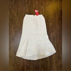 Ic Collection Linen Skirt Size M White Lined Long Skirt, White Pleated Knee-length Skirt, White Long Lined Skirt, White Ruffled Long Skirt, White Relaxed Gathered Skirt, White Relaxed Skirted Bottoms, White Gathered Relaxed Skirt, White Pleated Knee-length Skirt Bottoms, Relaxed White Skirted Bottoms