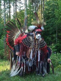 this is so powerful and beautiful. It takes my breath away. Regalia for sacred ceremony. I miss the southwest.  Power in sacredness. Yet tender consideration also. Cherokee Indian Art, Native American Powwow, Native American Pow Wow, Dance Men, American Indian Artwork, Native American Dance, Native American Regalia, American Indian History, Native American Wisdom