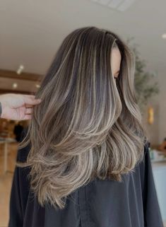 Level 5 Hair Color With Highlights, Balayage On Layered Hair, Highlights For Medium Length Hair, Brown Hair With Blonde Face Framing, Dark Brown Hair With Blonde Highlights Balayage Face Framing, Lived In Balayage Brunette, Hair Color For 50 Year Old Women, Bronde Blond, Level 5 Hair Color