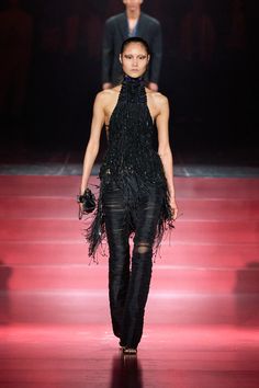 Dsquared2 Spring 2025 Ready-to-Wear Fashion Show | Vogue Runway Fashion Looks, Classy Edgy, Men Fashion Show, Vogue Runway, Sheer Chiffon, White Fashion, Couture Fashion, Runway Fashion, Dress To Impress