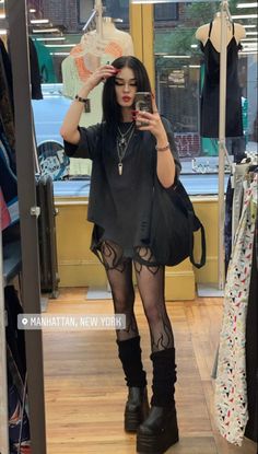 Look Grunge, Goth Outfit, Grunge Outfit, Pastel Outfit, Emo Grunge, Estilo Punk, Punk Outfits