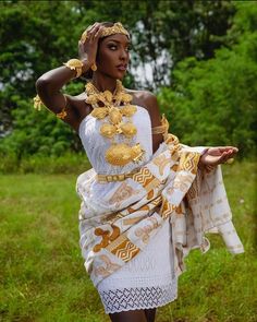 Kumasi Ghana, Ghanaian Wedding, Ghana Wedding, Kente Dress, Traditional African Clothing, African Bride, African Royalty, African Traditional Wedding, Kente Styles