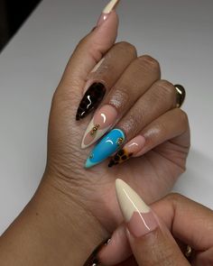 Happy Sunday 💅🏾❤️ excited for my group class tomorrow and my design class on tues 🥳🥰💅🏾❤️😘😘 #dovenailsbysharon Nail Class Ideas, Rolling Loud Nails, Loud Nails, Brown Hands, Stilettos Nails, Fly Nails, Stilleto Nails Designs, Funky Nail Art