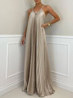 Lady Summer Fashion Sleeveless Pleated Holiday Dress Sexy Sling V-neck Backless Long Dress Women Casual Solid Loose Dresses Long Halter Dress, Backless Long Dress, Banquet Dresses, Cami Maxi Dress, Maxi Robes, Pleated Maxi Dress, Strappy Dresses, Pleated Maxi, Loose Outfit