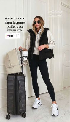 Black Leggings Outfit Ideas, Leggings Casual Outfit, Black Leggings Casual, Leggings Outfit Ideas, Airport Travel Outfits, Airplane Outfits, Fashion Travel Outfit, Black Leggings Outfit