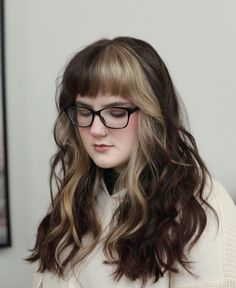 Bleached Bangs With Highlights, Blonde Front Color Block, Shag Split Dye, Color Block Hair 2023, Bangs For Round Face Plus Size, Round Glasses With Bangs, Hair Colour Blocking Ideas, Split Dyed Shag Hair, Goth Mom Hair