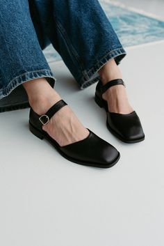 Black Mary Janes With Square Toe in Genuine Leather Women Shoes Low Block Heel Mary Jane With Ankle Strap Wide Ballet Flats Silver Buckle - Etsy Square Toe Mary Jane, Black Mary Janes, Cute Flats, Women Flats, Barefoot Shoes, Mary Jane Heels, Mary Jane Shoes, Mode Inspiration