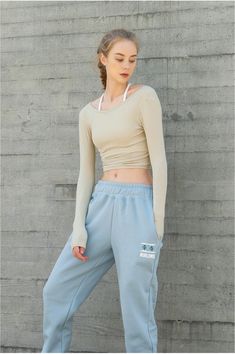 Casual Long Sleeve Summer Activewear, Casual Long Sleeve Activewear For Summer, Beige Athleisure Tops For Summer, Casual Beige Workout Tops, Cotton Sportswear Tops For Everyday, Sporty Beige Workout Tops, Casual Beige Activewear For Workout, Everyday Cotton Sportswear Tops, Sporty Beige Top For Spring