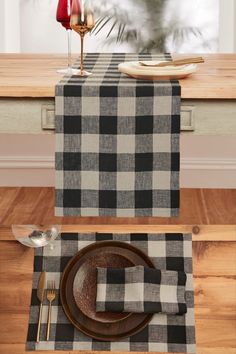 Thanksgiving Buffalo Check Black and Natural Linen Napkins, Placemats and Table Runner | Solino Home Plaid Napkins, Thanksgiving Table Decor, Thanksgiving Table Decorations, Summer Entertaining, Linen Napkins, Buffalo Check