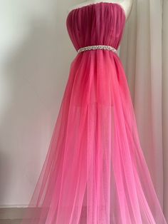 Pink Tulle Fabric, Prop Photography, Ombre Prom Dresses, Latest Bridal Dresses, Costume Ball, Ombre Dress, White Ombre, Red Ombre, White Tulle