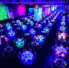 an overhead view of a banquet hall with many tables and chairs