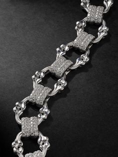 Alex Moss New York's bracelet is comprised of round chain links moulded to depict 'Crushed Bones'. Crafted from 14-karat white gold, it's illuminated by 4.68-carats of diamonds and has the brand's monogram at the clasp. Gold Diamond Chain, Diamond Chain Bracelet, Vs Diamond, Chain Links, Silver Chain Bracelet, Diamond Chain, Fine Jewelry Bracelets, Bracelet For Men, Mr Porter