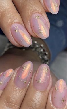 Abstract Simple Nails, Plexi Gel Nails, Subtle Witchy Nails, Regal Nails Design, Pink Celestial Nails, Celestial Nail Art Short, Palm Springs Nails Ideas, Gold Aura Nails, Trending Nail Ideas 2024