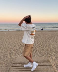 Boys Beach Poses, Outer Banks Outfits Men, Starboy Summer Outfit, Men’s Summer Fits, Beach Pics Men, Beach Boy Outfits, Surfer Boy Aesthetic Outfit, Surfer Boy Outfits, Surfer Boy Aesthetic