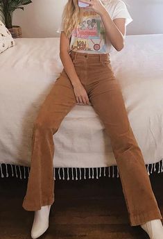 Corduroy Pants Outfit, 90s Pants, Orange Pants, Y2k Aesthetic Outfits, Sports Trousers, Granola Girl, Brown Pants, Flare Leg Pants, Clothing Vintage