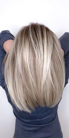 Autumn Hair Colours, Fall Blonde Hair, Fall Blonde, Cute Autumn, Hairstyles For Medium Length Hair Easy, Beautiful Hair Color, Bright Blonde