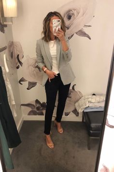 Fitting Room Snapshots - Gray blazer + dark wash jeans Over Sized Blazer Outfits Work, Black Jeans Business Outfit, White Blazer Interview Outfit, Black Pants Interview Outfit, Black Ankle Slacks Outfit, Gray Blazer Casual Outfit, Black Pants Work Outfit Fall, Black Fitted Pants Outfit, Black White Gray Outfits