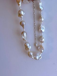 Single Strand Baroque Pearl Necklaces, Single Strand Pear-shaped Baroque Pearl Necklaces, Single Strand Baroque Pearl Necklaces In Pear Shape, Baroque Pearl White Necklaces, Baroque Pearl White Necklace, Baroque Pearl Chain Necklace In Pearl White, Baroque Pearl White Briolette Pearl Necklace, Baroque Pearl Necklace In Pearl White, Baroque Pearl Briolette Necklace In Pearl White