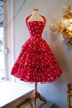 Valentines Dress, Vintage Clothing Boutique, Robes Vintage, Valentine Dress, Look Retro, Printed Halter Dress, Fashion 1950s, Vestidos Vintage