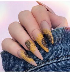 Nails Sunflower, Sunflower Nail, Simple Sunflower, Sunflower Nail Art, Sunflower Nails, Nails Yellow, Manicure Gel, Trendy Nail Art Designs, Her Nails