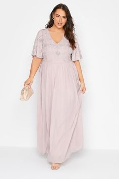 Shop LUXE Curve Pink Floral Hand Embellished Maxi Dress at Yours Clothing. Discover women’s plus size clothing in sizes 10-36 with fast delivery. Plus Size Wedding Guest Dress, Hand Embellishment, Luxury Details, Plus Size Brides, Sukienki Plus Size, Floral Embellishment, Vestidos Color Rosa, Spring 23, Size 16 Women