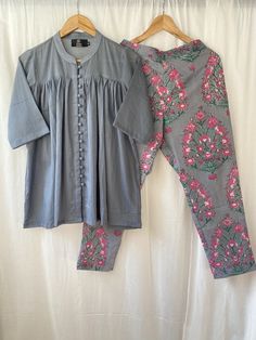 Grey Solid Top with Mughal Grey Pants Loose Top, Indian Dress, Print Pants, Hand Block Print, Dress Inspiration, Grey Pants, Loose Tops, Grey Top