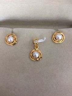 gold rings dubai Locket Earrings Set Gold, Pearl Pendent Set Gold, Pendent With Earrings Gold, Pendent And Earring Set Gold, Pendent Earrings Set Gold, Pearl Studs Earrings Gold Indian, Pearl Lockets Pendants, Gold Locket Designs For Women, Pendent Designs Gold