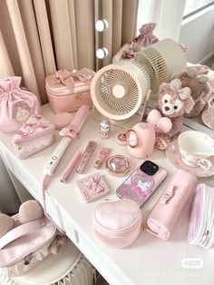 Pink Princess Aesthetic, Pink Academia, Hot Makeup, Cute Stationary School Supplies, Soft Pink Theme, Stationary School, Cute Stationary