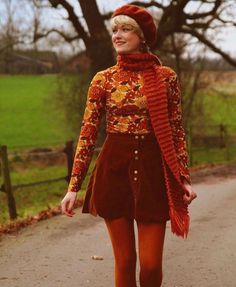 70s Inspired Outfits, High Neck Long Sleeve Top, Eclectic Clothing, 60s 70s Fashion, Mode Hippie, 60s And 70s Fashion, 70s Inspired Fashion, 70s Outfits, 70’s Fashion