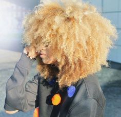 Platinum Afro, Blonde Curly Hair, Pelo Afro, Beautiful Curls, Coily Hair, Natural Hair Inspiration