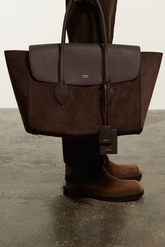 Uni Bag, Ferragamo Bag, Resort 2024, My Style Bags, Fancy Bags, Pretty Bags, 2024 Fashion, Brown Bags, Bags Designer Fashion