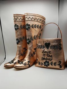 This is handembroidered genuine leather custom made women boots. Special made. Unique production. Bag is gift together with boots. Boots colour is very special rose gold colour. Made with genuine leather, double sole, ykk zipper. Every size is available, 6 us to 11 us, 36 eu to 43 eu. İf you need wider calf please let us know your calf circle measurment. We have door to door express shipping. İf you have anh question please contact with us. bemyboots.etsy.com Boho Style Boots, Embroidery Boots, Festival Boots, Fashion Cowboy Boots, Unique Boots, Wedding Boots, Embroidered Boots, Custom Boots, Trendy Boots