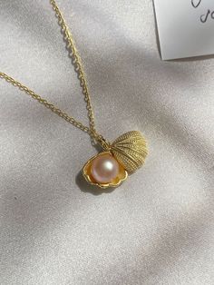 Aphrodite Altar, Oyster Necklace, Pinterest Jewelry, Oyster Pearl, Jewelry Accessories Ideas, Seashell Necklace, Dope Jewelry, Funky Jewelry