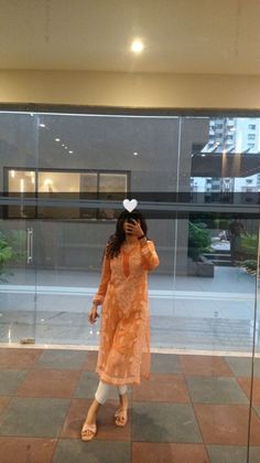 Mirror Selfie Indian Dress, Beautiful Dp, Casual Kurti, Girly Dp, Flowers Images, Dresses Traditional