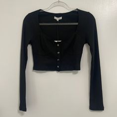 Nwt Emory Park Black Long Sleeves Crop Top Size S Black Fitted Crop Top For Work, Black Crop Top For Work, Fitted Black Crop Top For Workwear, Long Sleeve Peplum Top, Black Striped Shirt, Cropped White Tee, Black Long Sleeve Crop Top, Beige Top, Long Sleeve Plaid Shirt