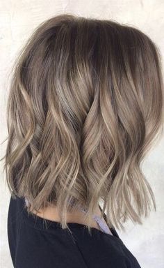 Short Mousy Blonde Hair, Beige Blonde Hair With Lowlights, Sandy Blonde Balayage Short Hair, Short Dark Ash Blonde Hair, Short Sandy Brown Hair, Dark Blonde Balayage Short Hair, Sand Blonde Hair Balayage, Short Sandy Blonde Hair, Neutral Dark Blonde Hair